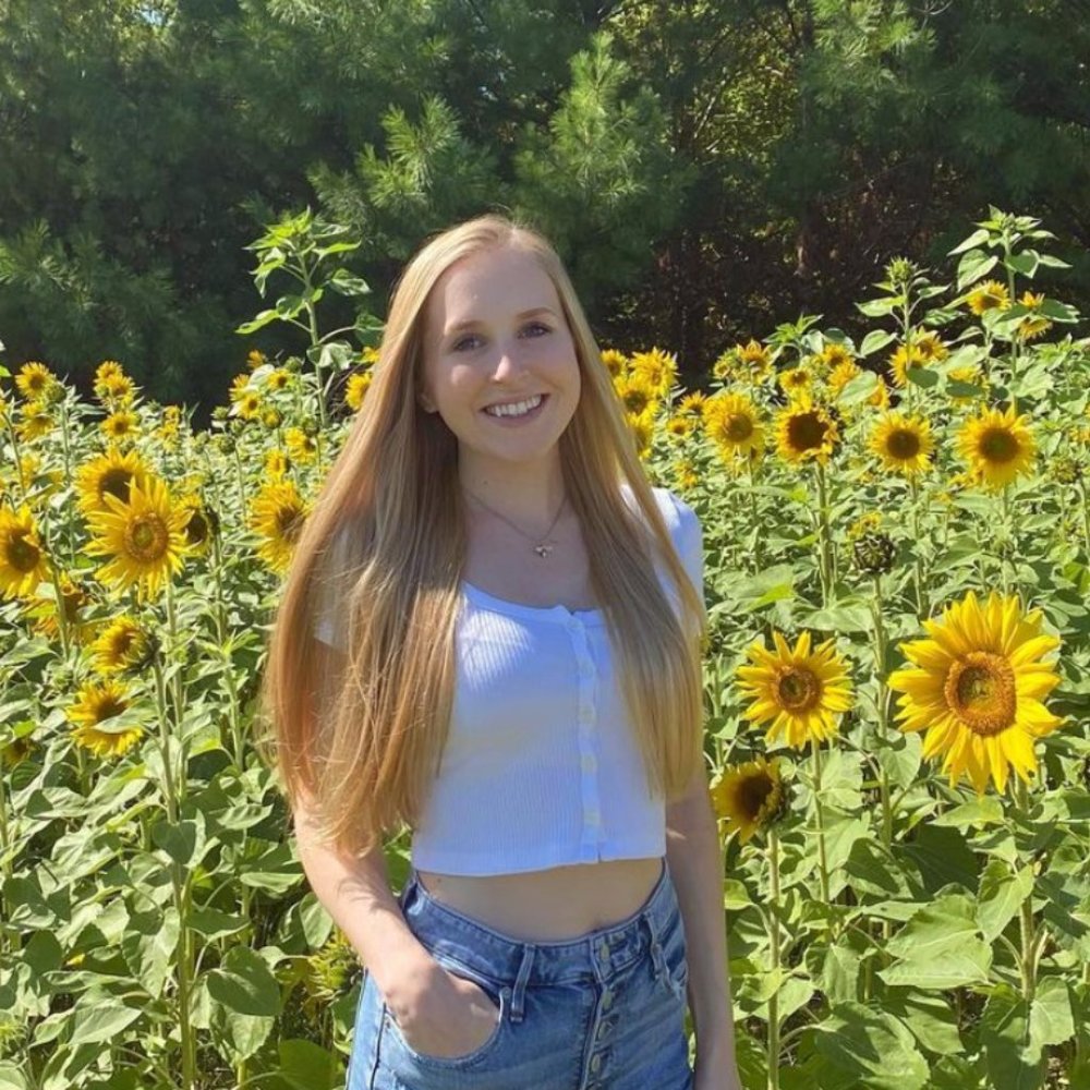 Meet your Posher, Caitlin